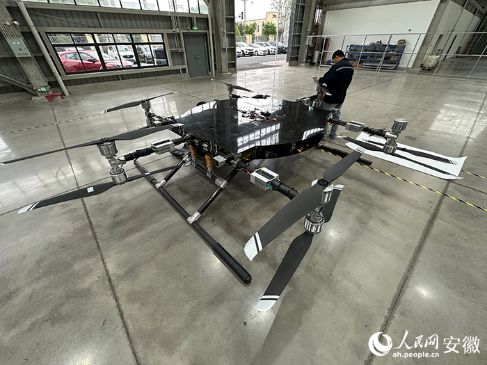 In the new factory of Zhiou Drive, engineers are assembling the 