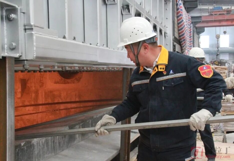 Yunlu Haixin’s 100,000-ton “Automotive Lightweight Alloy Project” No. 1 tipping furnace ignition oven Yunlu Haixin’s 100,000-ton “Automotive Lightweight Alloy Project” No. 1 tipping furnace ignition oven