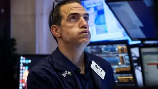 Recession fears hit S&P down 5.8% this week