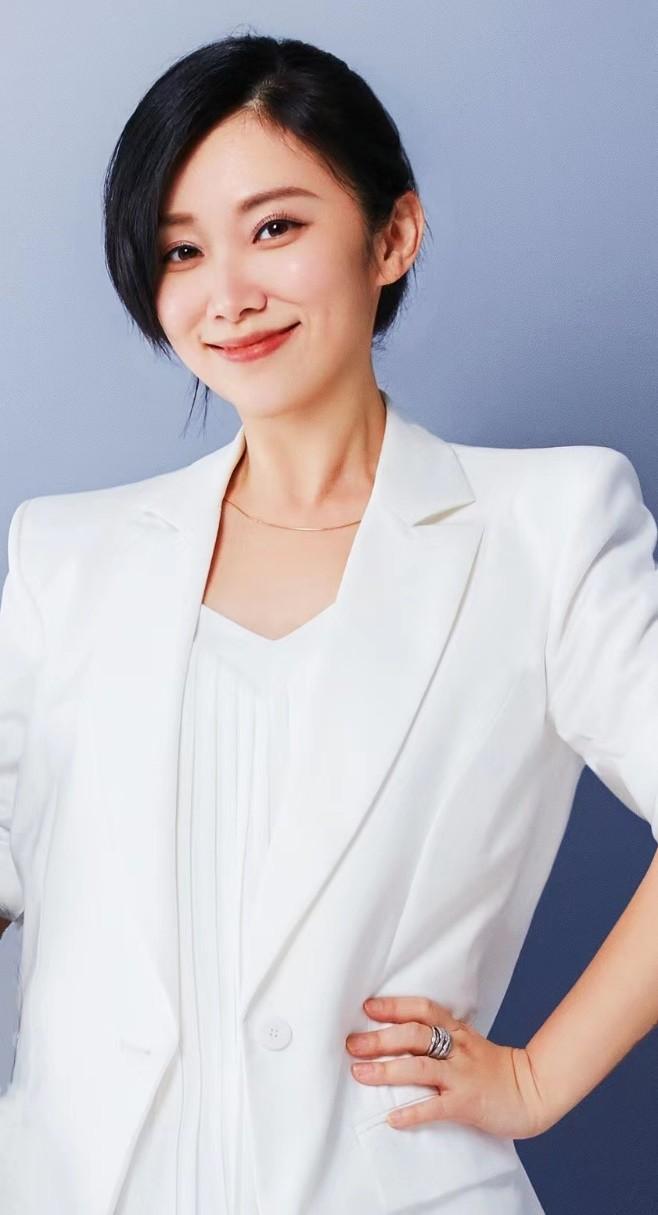 Bei Qianni: 20 years of hosting career, innovative and enterprising practice, and extraordinary achievements in the field of cultural communication