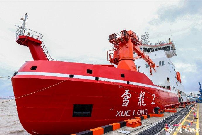 Casting a warm barrier for polar scientific expeditions, polar explorers wear Bosideng