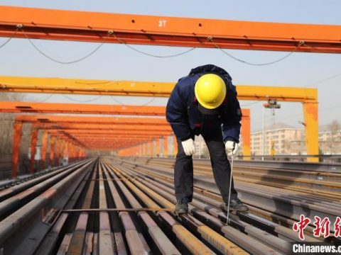 Railway “rail welding master” casts a comfortable road during the Spring Festival travel rush