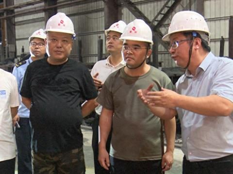 He Yong's “four no and two direct” surprise night inspection and forging and casting enterprises in the early morning He Yong's “four no and two direct” surprise night inspection and forging and casting enterprises in the early morning