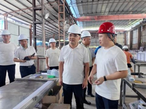He Yong investigates the environmental rectification and improvement of foundry enterprises He Yong investigates the environmental rectification and improvement of foundry enterprises